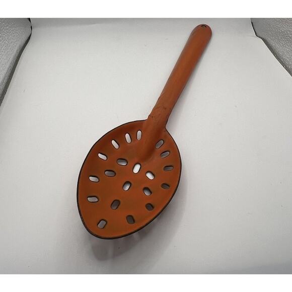 Vintage Enamelware Orange Metal Serving Spoon / Skimmer 11 1/2'' - Picture 1 of 5